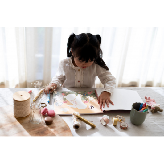 Omaľovánky s pastelkami Záhrada Rosa