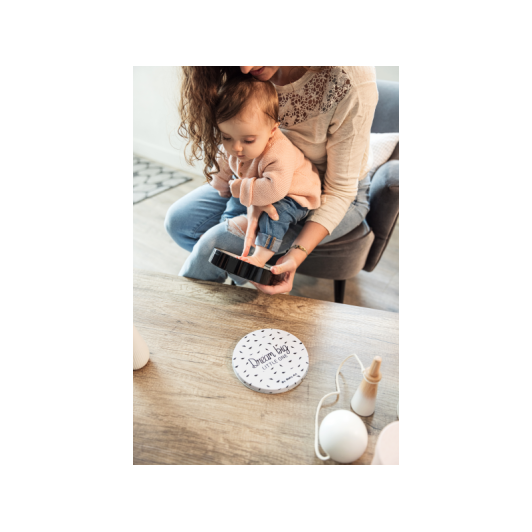 Magic Box Round Black & White