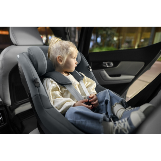 Pearl S autosedačka Tonal Black