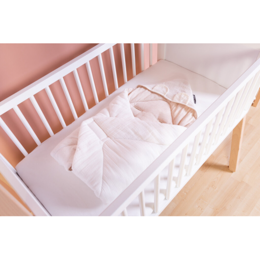 Postieľka Tipi drevená + stojan na oblečenie