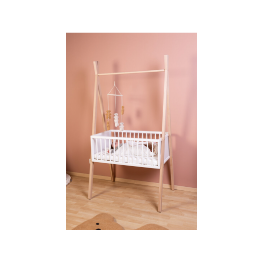 Postieľka Tipi drevená + stojan na oblečenie