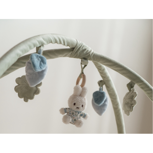 Hracia deka s hrazdou králiček Miffy Lucky Leaves